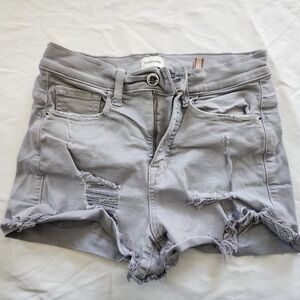 Sneak Peek Light Gray Distressed Denim Shorts (sz small)